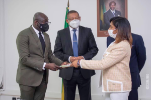 Signature entre le Gouvernement et la Société Autoroute Gabon