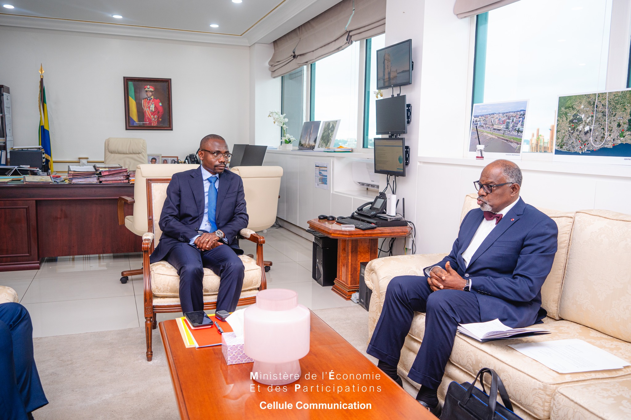 Le Ministre de l’ Economie reçoit en audience le PCA de l’Union Gabonaise de Banque (UGB)