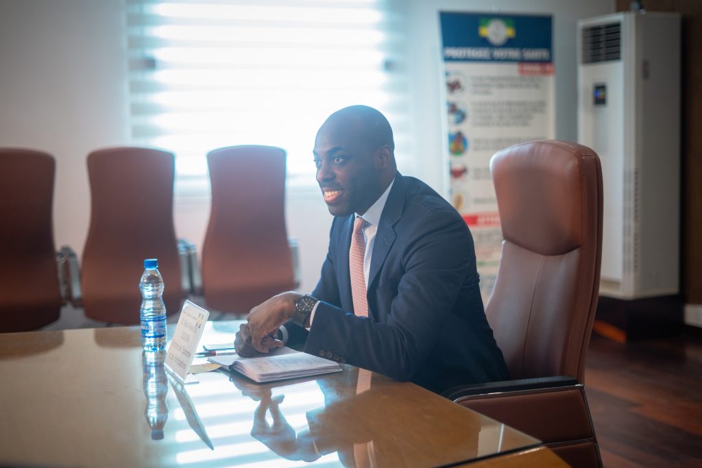 Monsieur Mark-Alexandre DOUMBA, Ministre de l'Economie et des Participations, en audience avec une délégation de l’Hôpital Américain de Paris